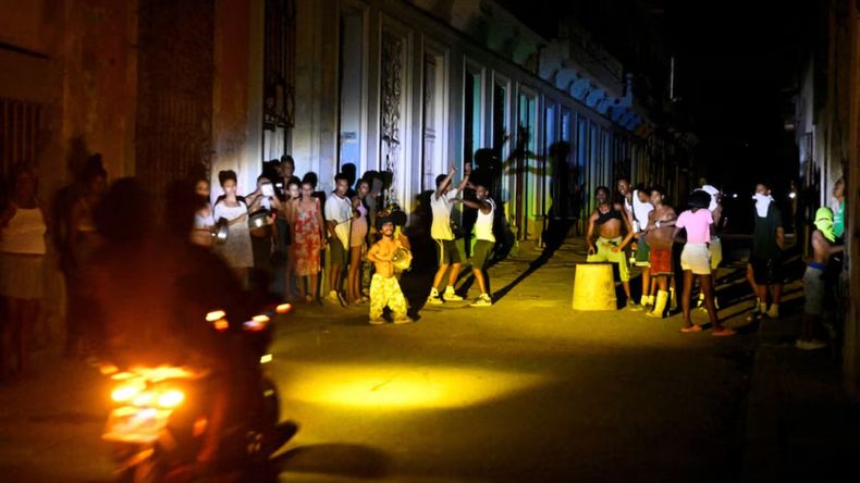 El apagón general dejó a gran parte de Cuba sin electricidad ni comunicaciones en medio de un contexto energético crítico.