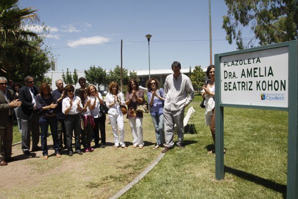 La plaza del carrusel, homenaje a Amelia Kohon