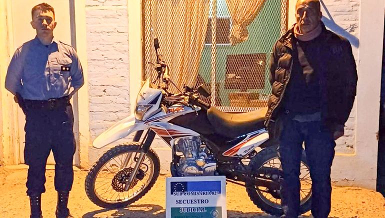 La moto recuperada por policías de Balsa Las Perlas. Se la llevaban dos sujetos que fueron atrapados.&nbsp;