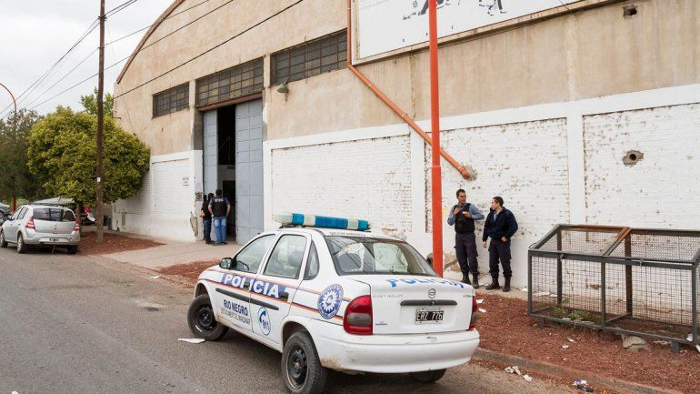 La policía y criminalística se encuentran trabajando en el lugar.&nbsp;