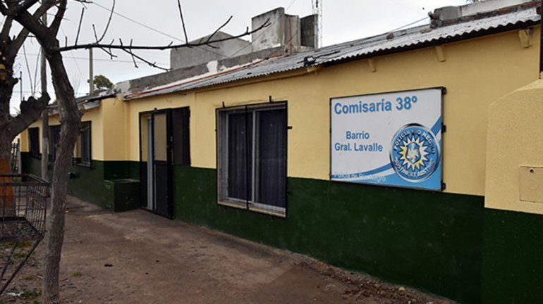 Dos policías salvaron la vida de una joven en Viedma