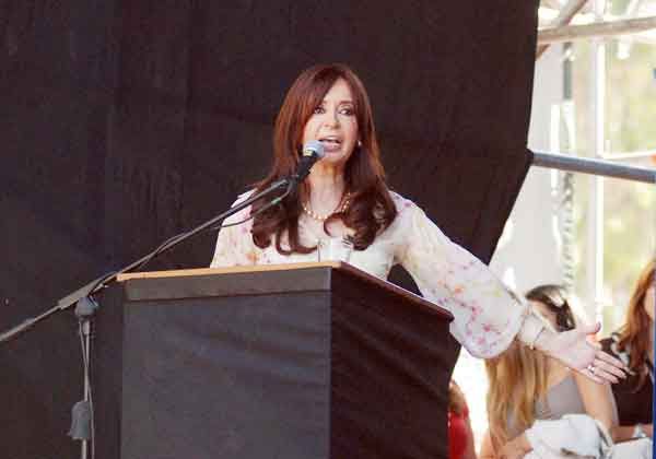 Saiz y Soria visitan a CFK por la crisis de las cenizas