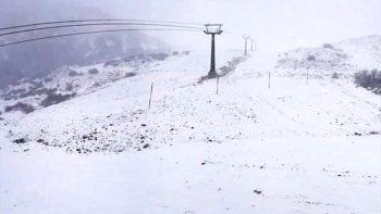 la primera nevada del ano sorprendio a bariloche