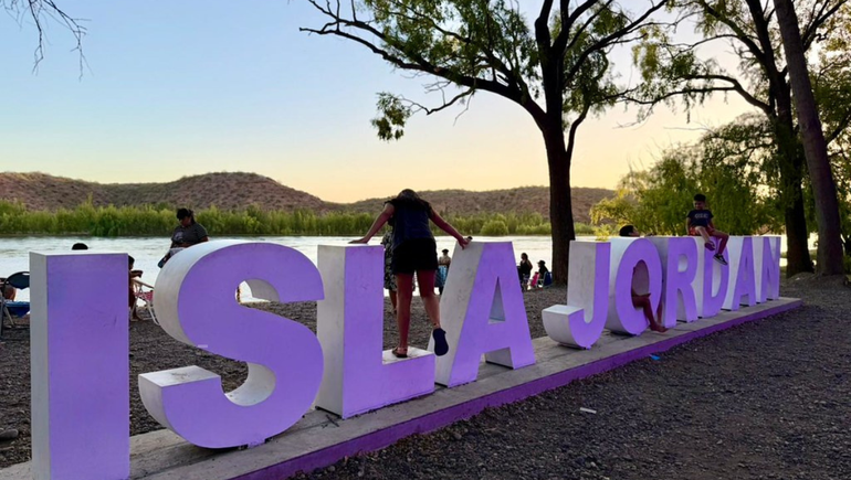 Cipolletti concentra sus actividades de fin de semana en la Isla Jordán.