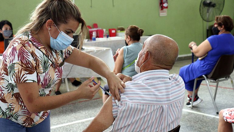 En los últimos años, los mayores de 65 años, representaron una baja significativa en cuanto a la vacunación, por lo que este año reforzarán la iniciativa en ese grupo etario.
