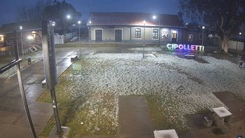 Sectores de Cipolletti amanecieron con nieve por las precipitaciones de la madrugada.