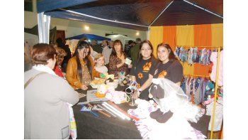 una multitud de cipolenos desbordo la edicion de la expo emprendedores y mas