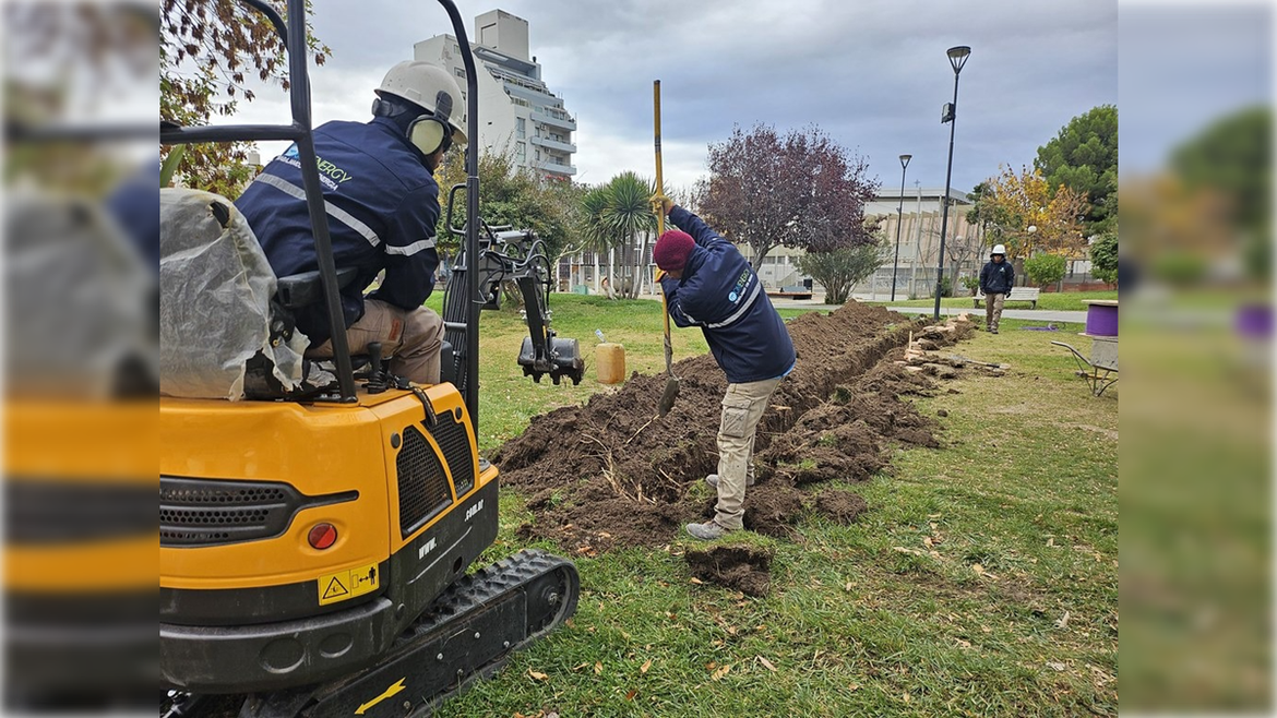 Los trabajos incluyen recambio de luces y la incorporación de modernos juegos infantiles. Foto: Gentileza. | LMCipolletti.com Los trabajos incluyen recambio de luces y la incorporación de modernos juegos infantiles. Foto: Gentileza.