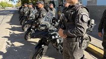 Se entregaron ocho motos de para la BMA, cuatro serán para Cipolletti. Foto: Gobierno de Río Negro.