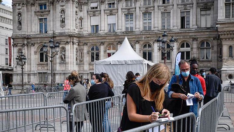 Aumentan los casos de COVID en Europa y vuelven las restricciones