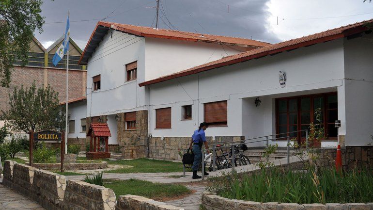 Le dan domiciliaria por golpear a su ex y a dos vecinos en Chos Malal