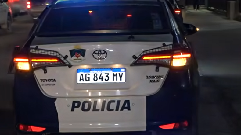 Operativo insólito en un conocido local de hamburguesas: dos borrachos se pelearon