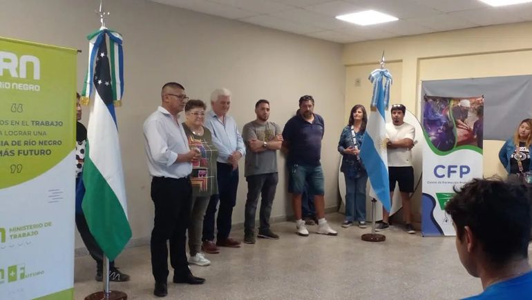 Comenzó en Allen un nuevo taller del programa Más Futuro