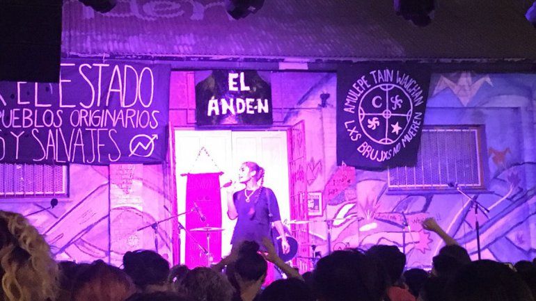 Sara Hebe la rompió en los festejos por los 10 años de El Andén