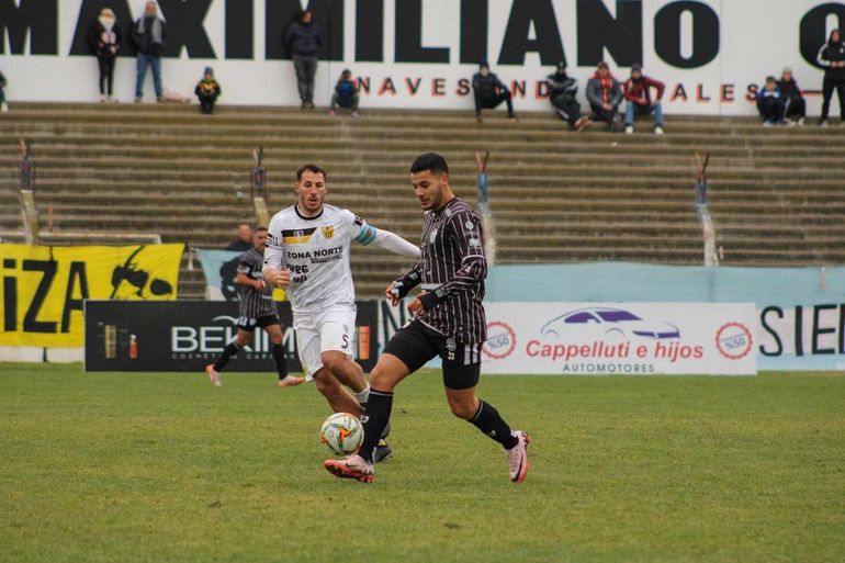 Ricardo Dichiara ya jugó su primer partido con la camiseta de Cipo. Fotos: gentileza Josefina Oscares.