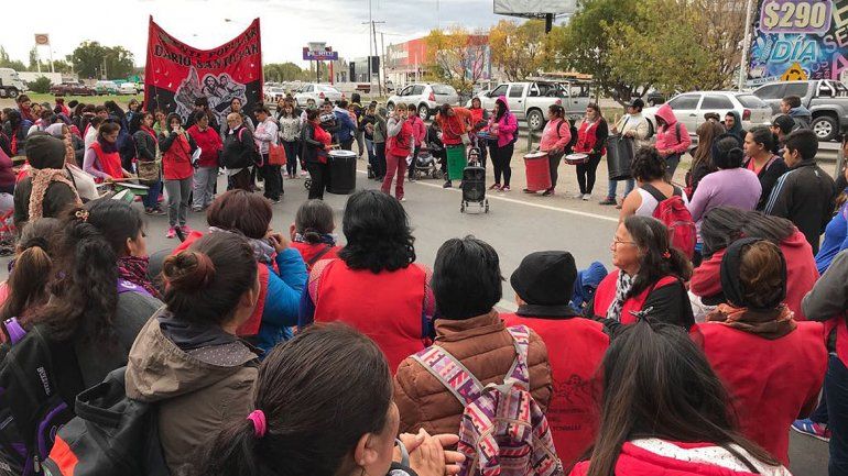 El Frente Popular Darío Santillán corta el puente por planes sociales y alimentos