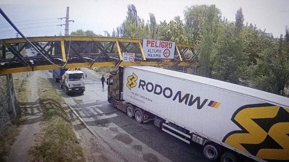 Otro choque, otro camión.&nbsp;