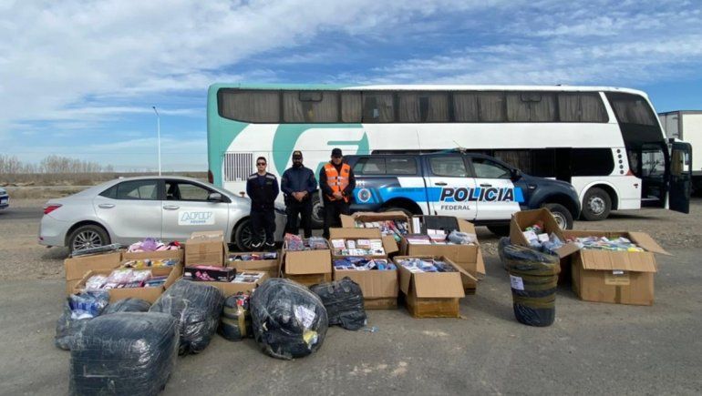Secuestran más de $3 millones de tecnología y ropa sin declarar en un colectivo