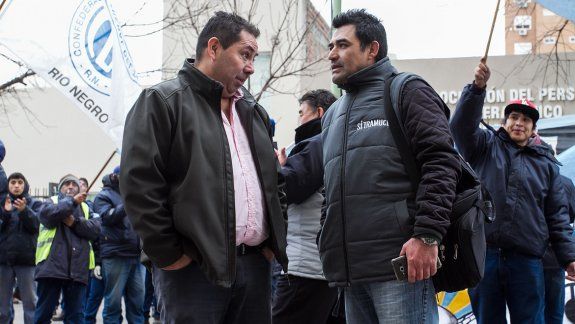 Los trabajadores de Servicios Públicos mantienen el paro y anunciaron que seguirán movilizándose.