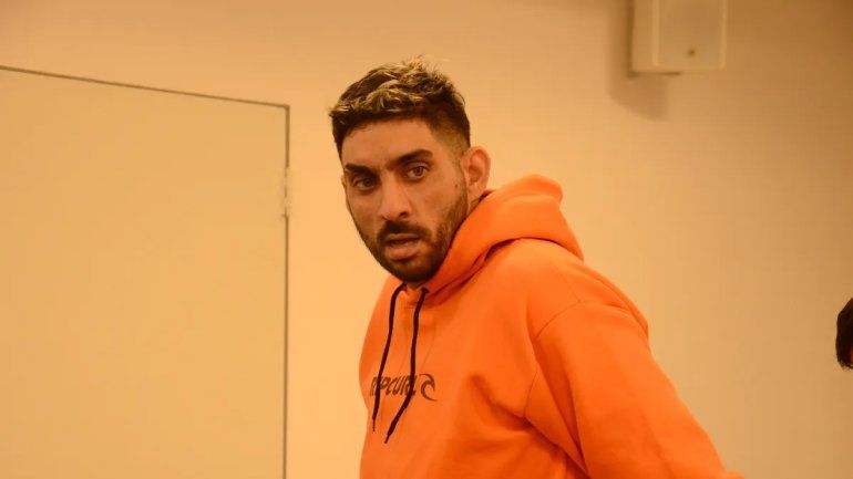 El hombre fue acusado de quemar a su hijo vivo en barrio Cumelén (Foto Maria Isabel Sánchez)