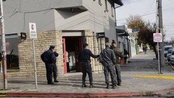 El operativo de búsqueda se trasladó al centro de Bariloche. El operativo de búsqueda se trasladó al centro de Bariloche.