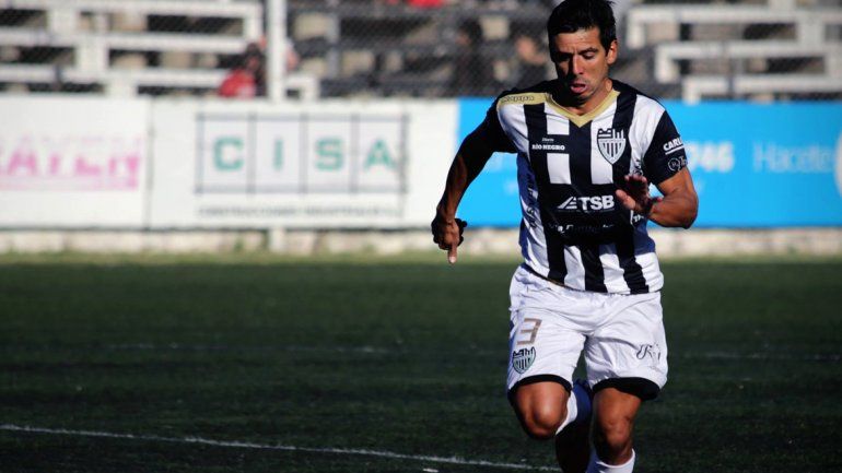 Baja en el albinegro: Pinto tiene paperas y se perderá lo que queda de la temporada