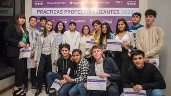 Fundación YPF entregó diplomas a pasantes de Huincul y Centenario