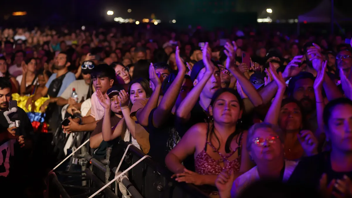 Al ritmo del folklore y la cumbia
