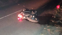 una mujer lucha por su vida: choco con un tractor sin luces y esta internada en coma inducido