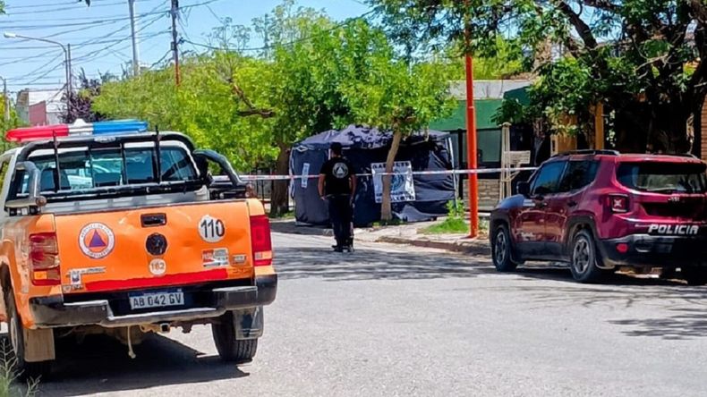 Un hombre se descompensó a plena luz del día en Cipolletti y murió. Gentileza. | LMCipolletti.com Un hombre se descompensó a plena luz del día en Cipolletti y murió. Gentileza.