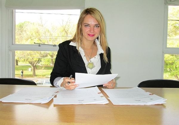 La Defensora del Pueblo pide más colaboración de los funcionarios