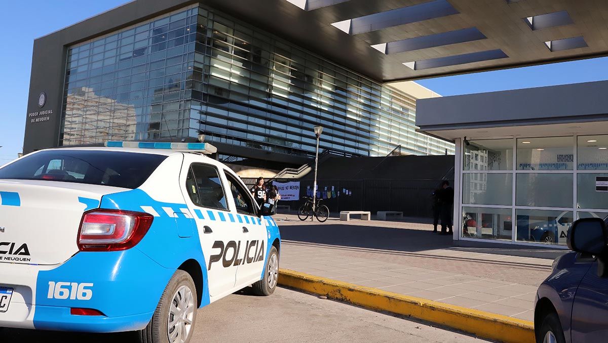 Los delincuentes atrapados ayer enfrentaron durante la presente jornada la formulación de cargos en la Ciudad Judicial.
