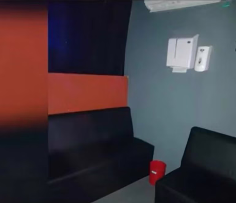 Clausuran un bar que se usaba para orgías e intercambios de pareja