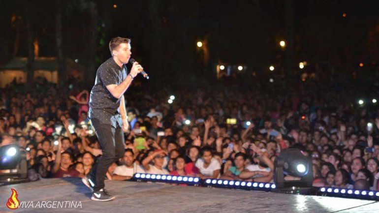 Miles de jóvenes acompañaron el inicio de Aviva Argentina