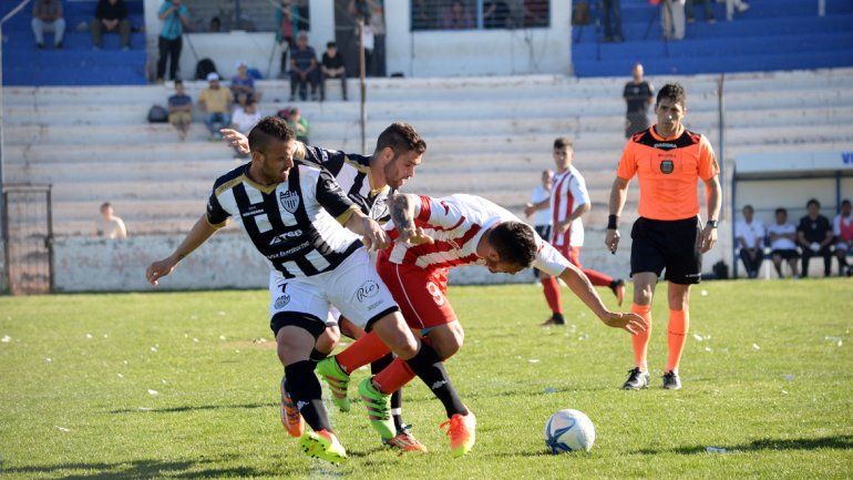 Vilce era clave en la mitad de la cancha para el técnico que ahora deberá cambiar de intérpretes para tratar de generar en ofensiva.