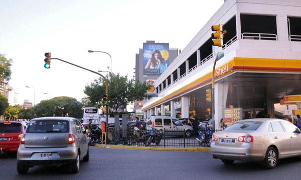 Naftas: ahora subió sus precios la petrolera Shell