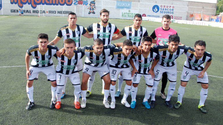 La formación de Cipolletti que jugó el último clásico con Roca en el Maiolino