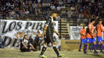 el albinegro goleo por 3-0 a sol de mayo en la visera el albinegro goleo por 3-0 a sol de mayo en la visera