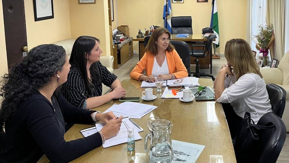 Ana Senesi se reunió con referentes de Asspur y UPCN.