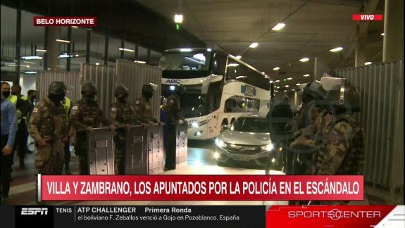 Boca no vuelve porque detuvieron a dos jugadores