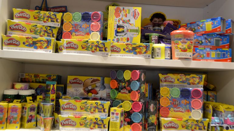 En la ciudad se pueden encontrar juguetes originales y con licencia de las primeras marcas.