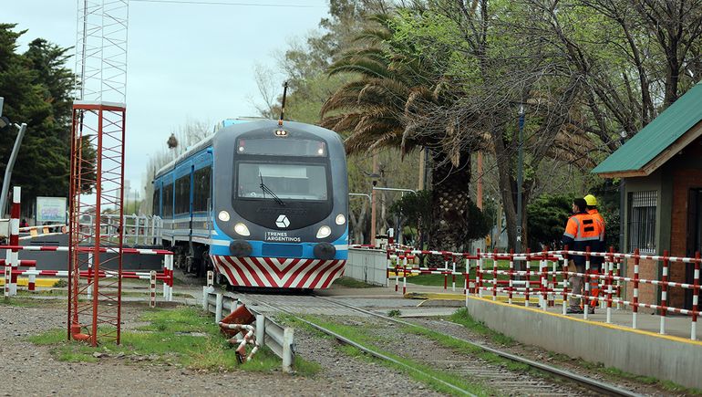El servicio Neuquén-Cipolletti del Tren del Valle amaneció suspendido | LMCipolletti.com El servicio Neuquén-Cipolletti del Tren del Valle amaneció suspendido