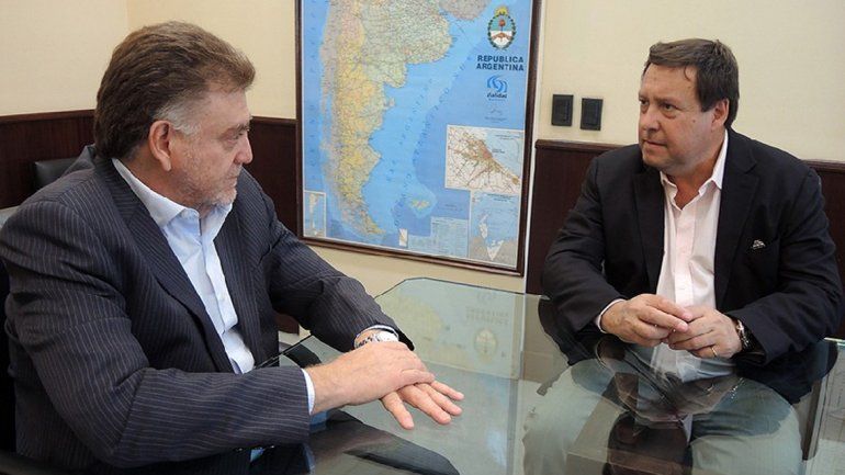 Weretilneck firmó un convenio con Nación para la construcción de viviendas en Río Negro