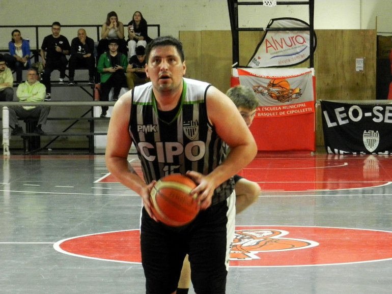 Paolo Casale regresó al Albinegro luego de varios meses. Fotos: Leo Sánchez