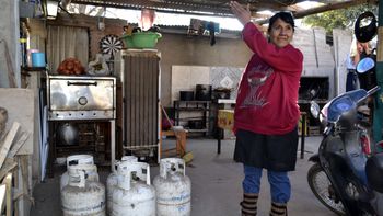 Mariana, vecina y referente del barrio Labraña sueña con el gas natural y la posibilidad de terminar con años de fríos inviernos.