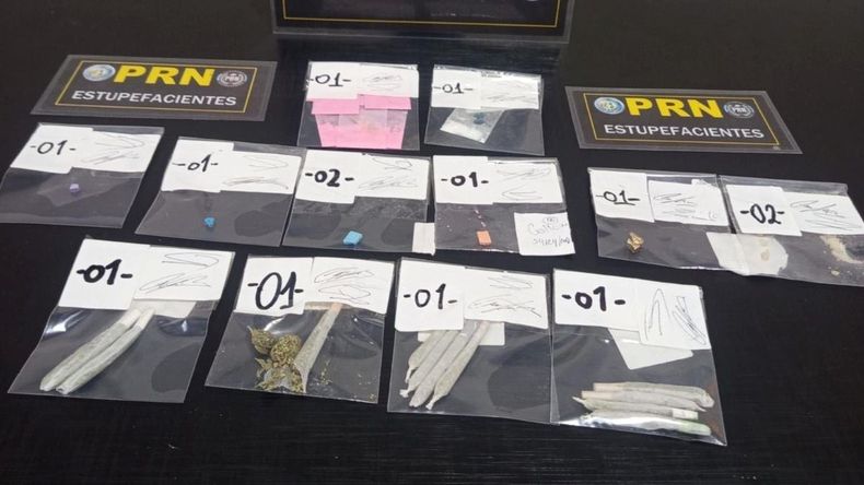 Marihuana y distintos tipos de drogas sintéticas secuestró la policía en una fiesta electrónica que se realizó en Cipolletti. | LMCipolletti.com Marihuana y distintos tipos de drogas sintéticas secuestró la policía en una fiesta electrónica que se realizó en Cipolletti.