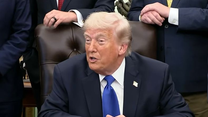 La frase de Donald Trump sobre el chaleco antibalas generó risas entre los presentes.