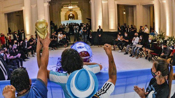 El adiós a Diego: extienden el velatorio hasta las 19 