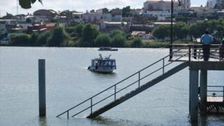 Hallaron el cuerpo de un hombre flotando en el río en Viedma