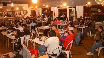el municipio analiza ampliar el aforo en locales cerrados